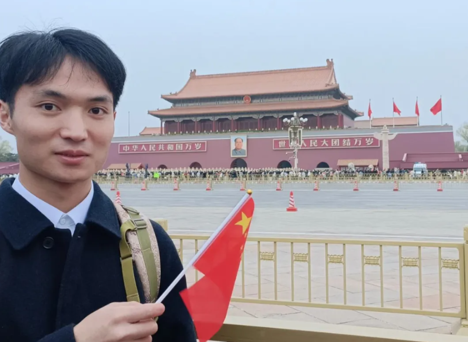image.png 三跨初试第一上岸人大,青春的意义正是勇敢向前走!
