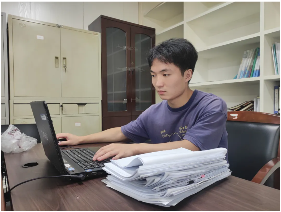 image.png 三跨初试第一上岸人大,青春的意义正是勇敢向前走!